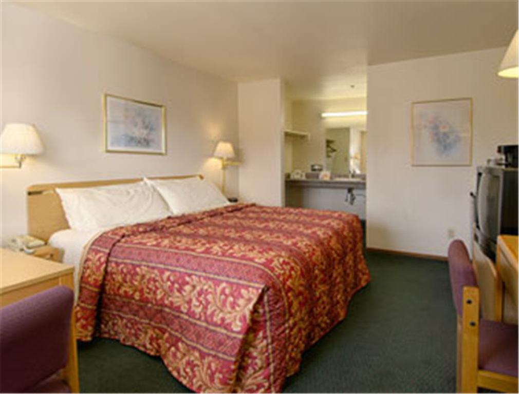 Days Inn Salinas Airport Номер фото