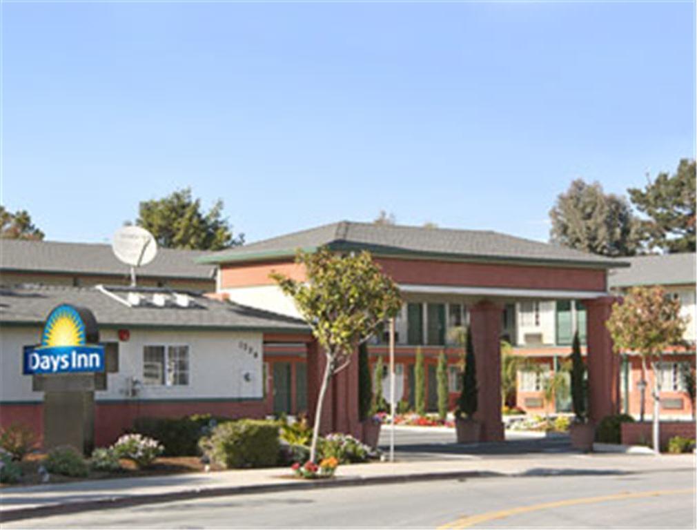 Days Inn Salinas Airport Экстерьер фото